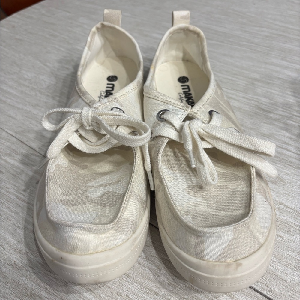 Makalu California Off-White Camo Patterned Sneakers